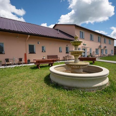 Pension V Lukach Dlouha Ves Bagian luar foto